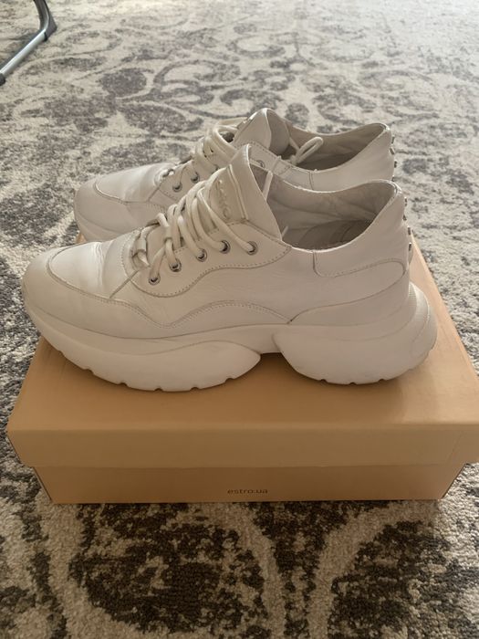 Кросівки Estro