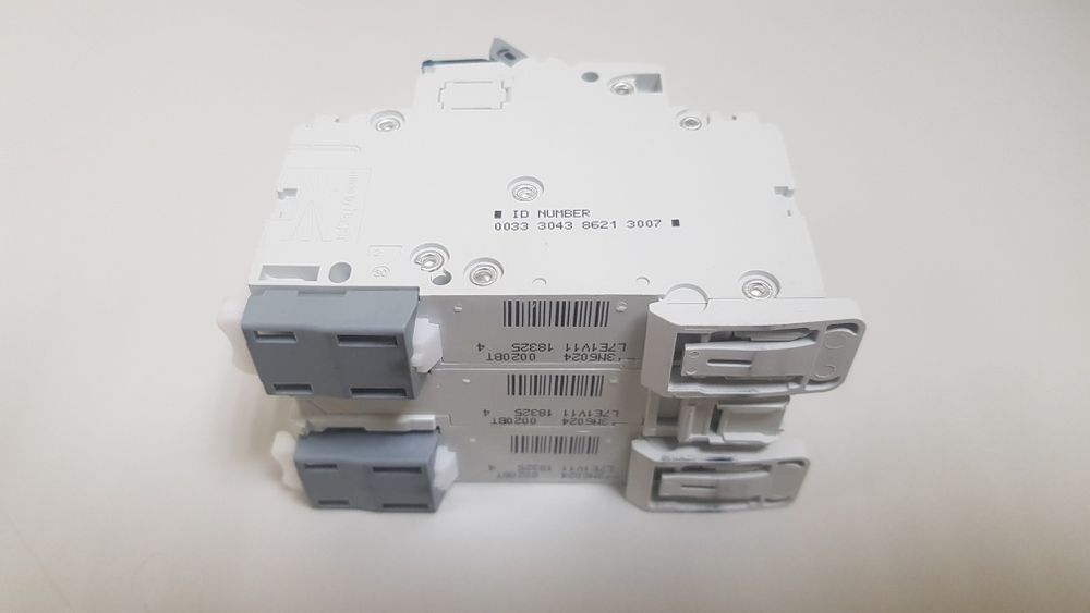 Disjuntor hager 3P 20A B 6/10kA 3M Novo.