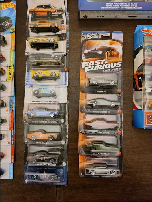 Coleção Diecast 1:64 (Hotwheels)