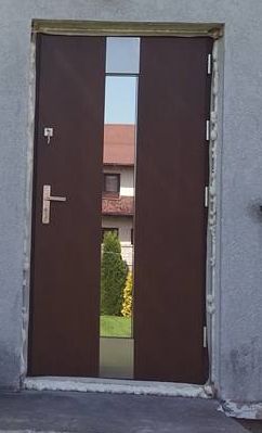Drzwi zewnętrzne drewniane 8 cm z montazem