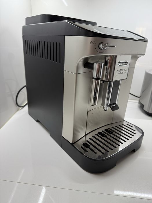 Maquina Cafe Delonghi Magnifica EVO