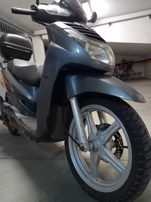 Scooter Peugeot 125 LXR 2010