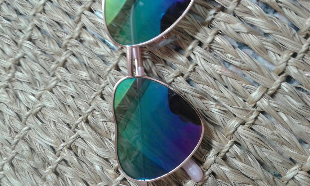 Óculos de sol em formato de coração