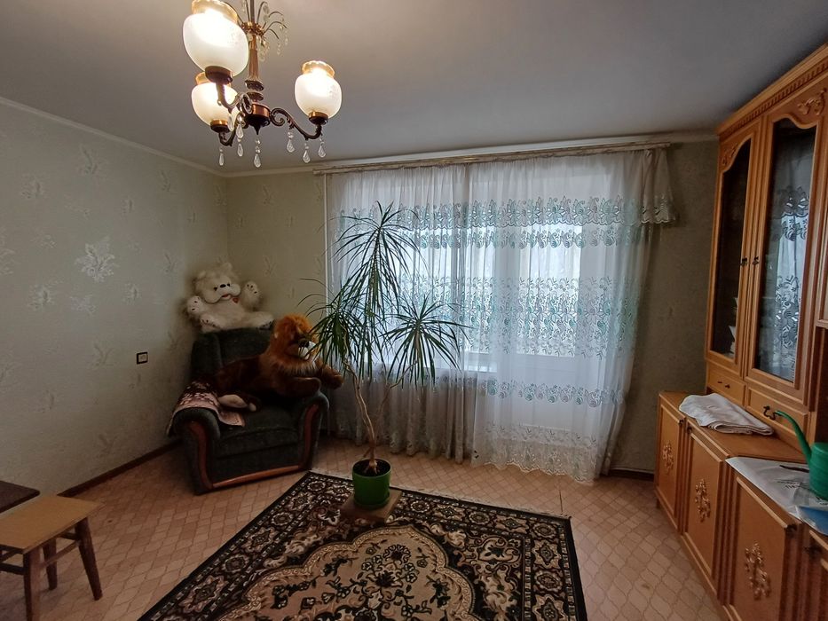 Продаю 4-кім квартиру на 4-му поверсі