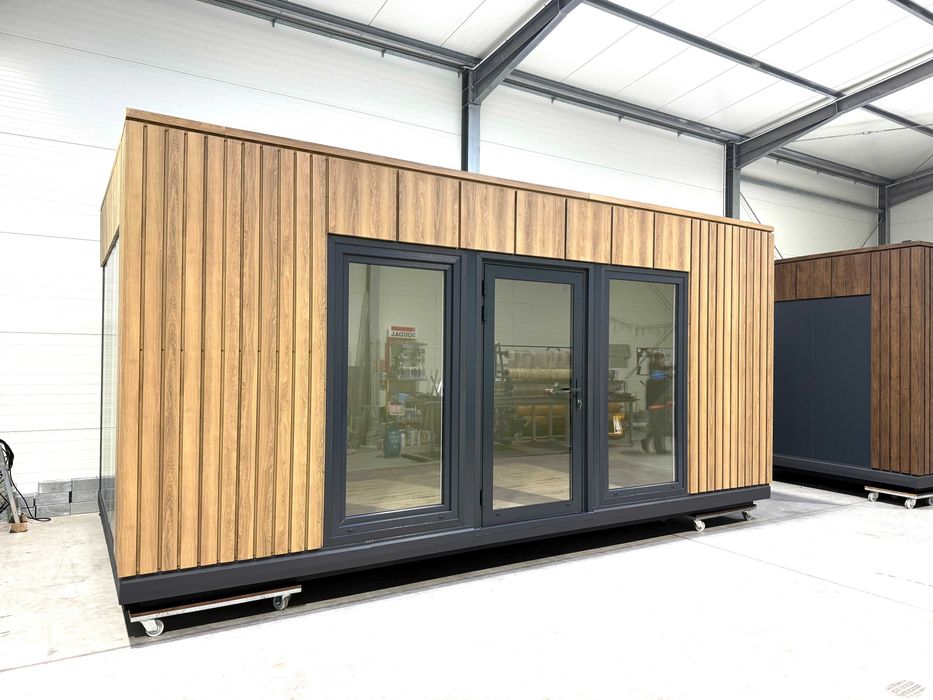 DOSTĘPNY OD RĘKI pawilon handlowy Usługowy magazyn Auto Komis fryzjer