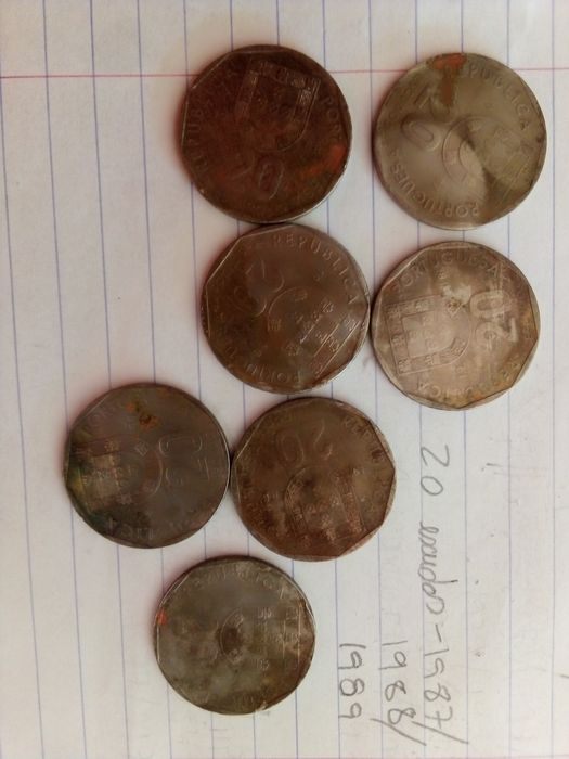 Moedas de escudos