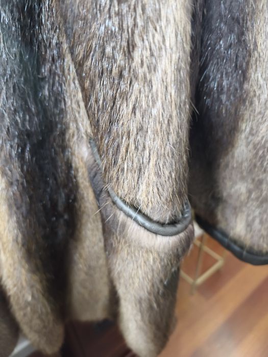 Casaco em pele de castor aplicação de pele