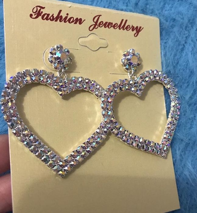 Серьги, серёжки гвоздики сердечки, сердца с камнями,блестящие вечерние