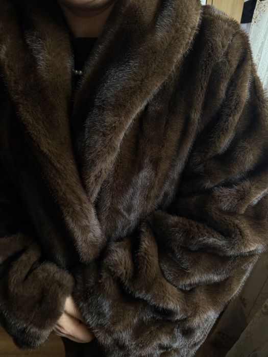 Шуба зі штучного хутра ( штучна норка)