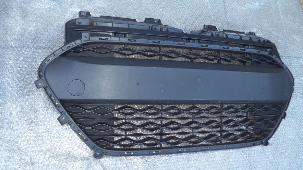 Grelha central para-choques Hyundai i10 ano 2014