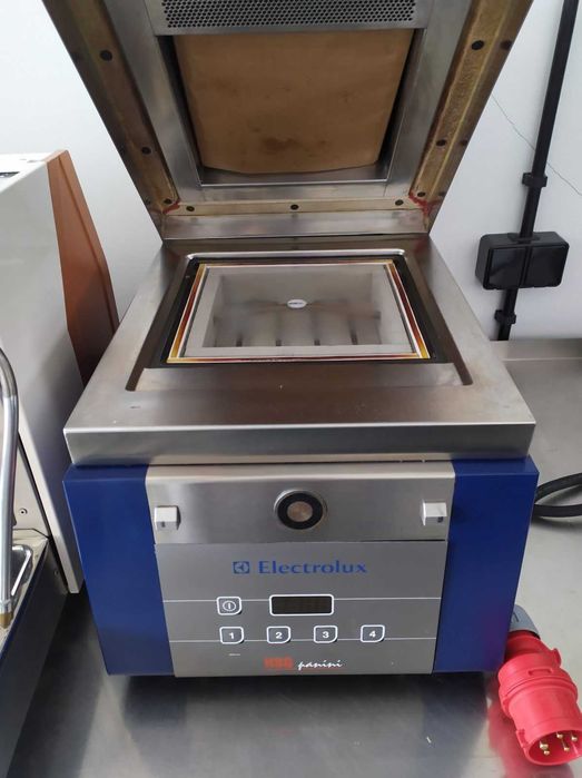 Opiekacz panini Electrolux HSGEUAT | High Speed Panini Grill | 5 kW