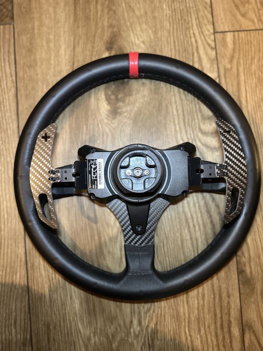 Baza Thrustmaster T300RS + akcesoria