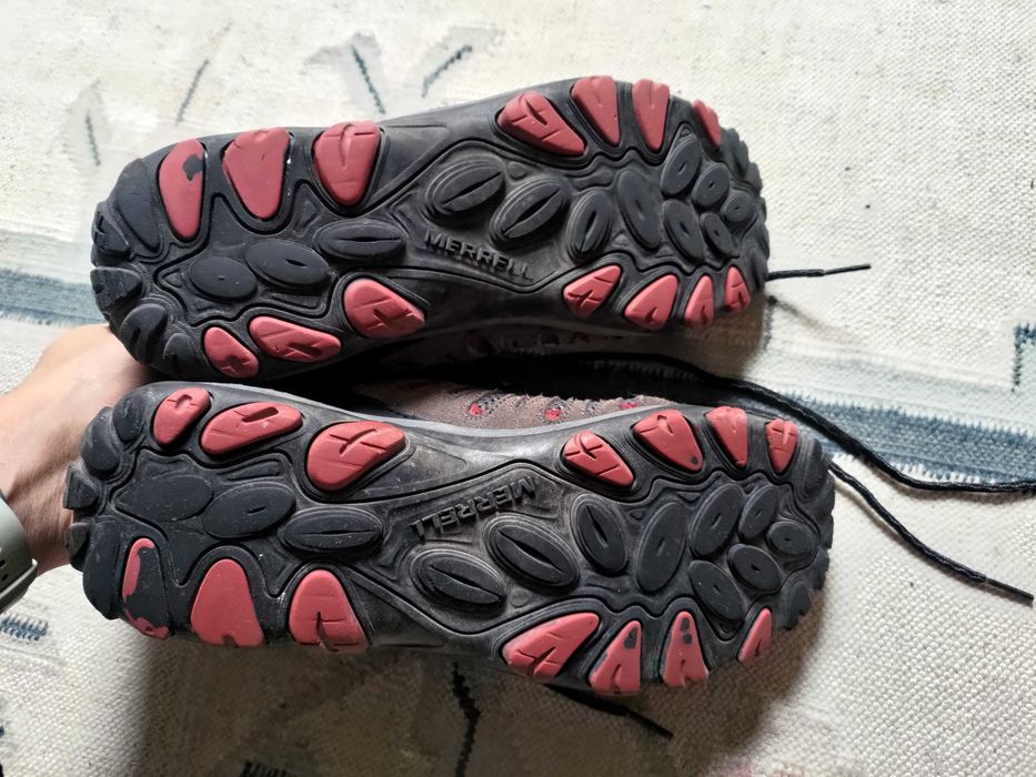Merrell – Ténis estilo Bota – bastante Confortáveis – Tamanho: 43