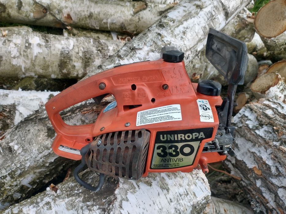 Zabytkowa piła spalinowa Uniropa 330 z 1983 roku do kolekcji