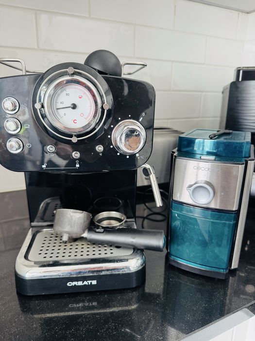 Máquina de café expresso Create + Moinho Cecotec — usados