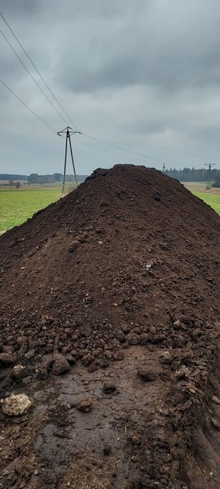 Ziemia ogrodowa kompostowana transport MAŁĄ WYWROTKĄ