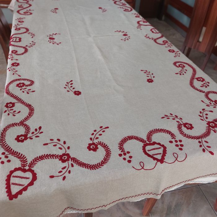 Toalha bordado a mão tecido em linho