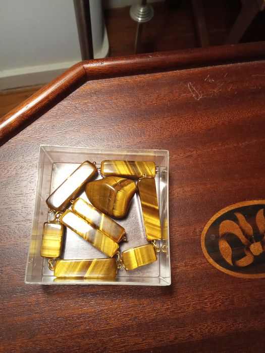 Conjunto de cinco pedras preciosas