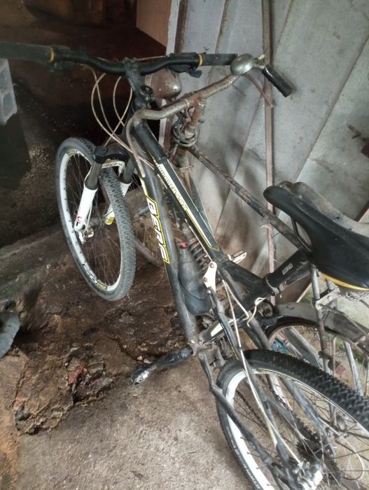 Bicicleta BTT super resistente