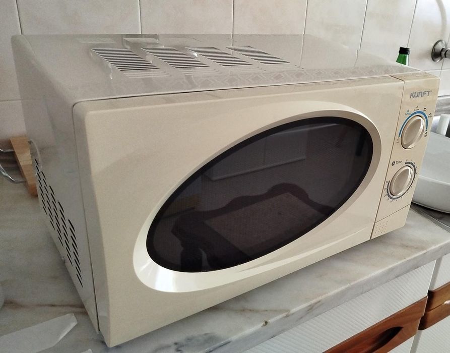 Microondas da marca Kunft