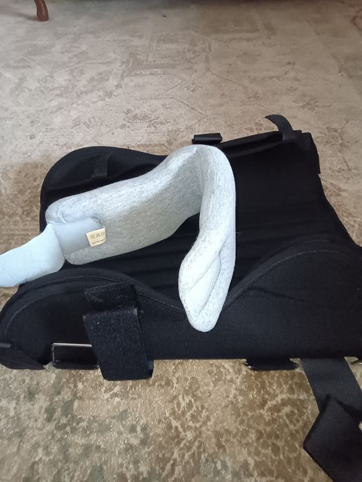 Бандаж на шию, лангет для коліна