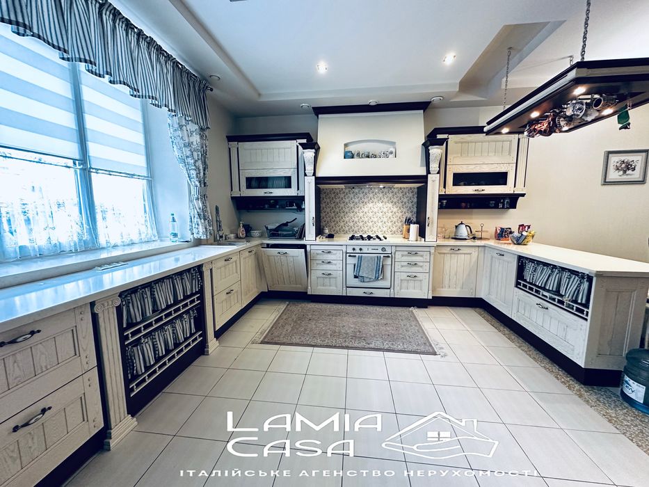 VIP будинок біля парку , в топовій локаціі