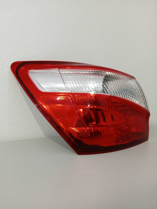 Nissan Qashqai 2011, farolim traseiro ESQ