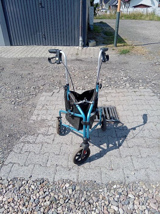 Sprzedam chodzik balkonik