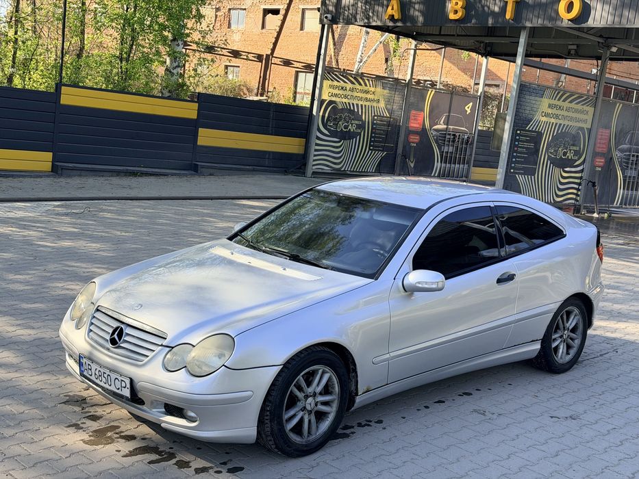 Mercedes-Benz C200