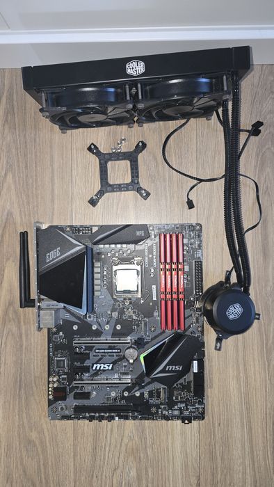 Vendo i7 9700kf + water cooler + msi mpg z390 edge + RM650