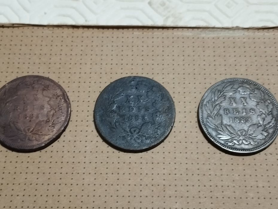 Lote de 3 moedas de XX Reis de 1883