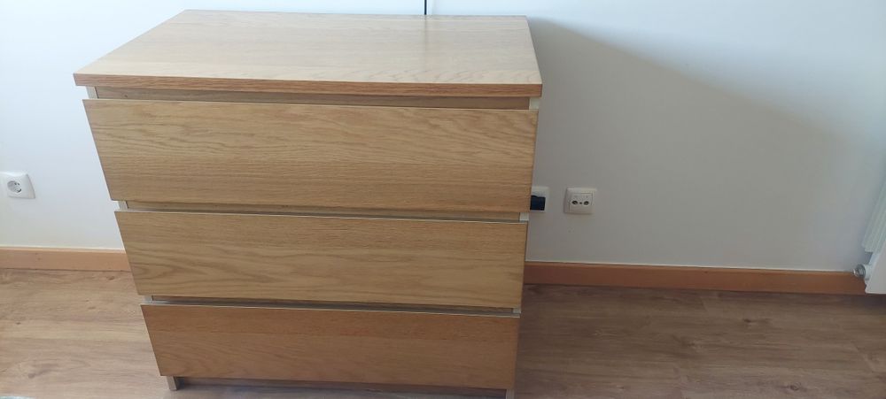 Cómoda Ikea MALM com 3 gavetas chapa de carvalho