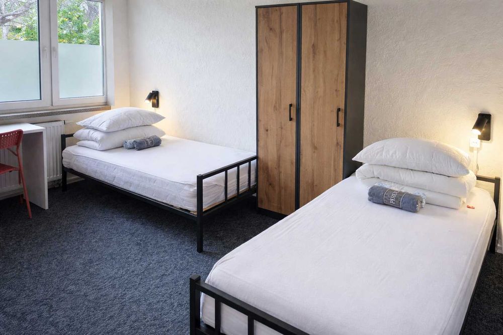Pokoj Хостел район Rembertow Praga Wlochy. Hostel - 2-3-4 местные. 250 неделя