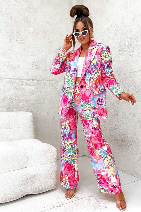 Garnitur w kwiaty róża