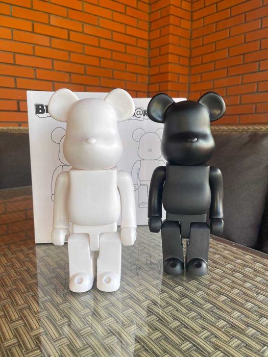 Bearbrick ведмідь фігурка матова 28 см Чорна / Біла