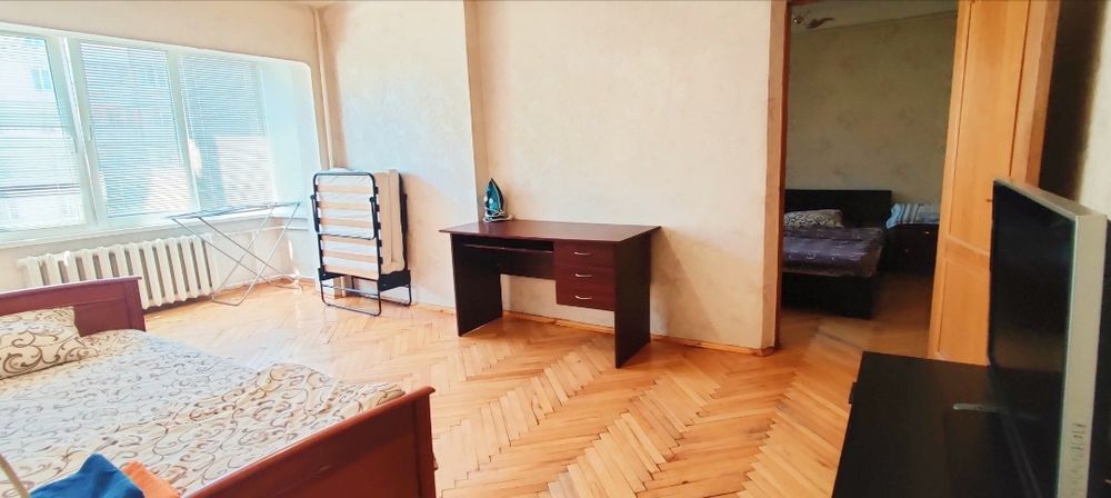 Подобово 3-х кімнатна метро Нивки