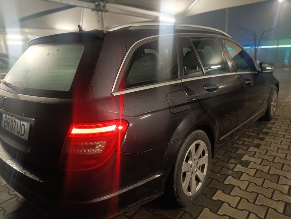 Mercedes c 220 .
