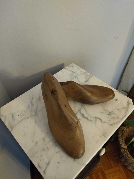 Molde sapatos antigos em madeira.