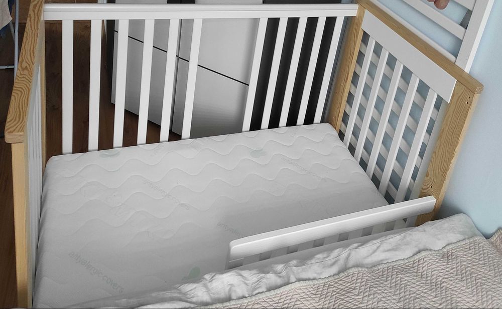 Łóżeczko z materacykiem