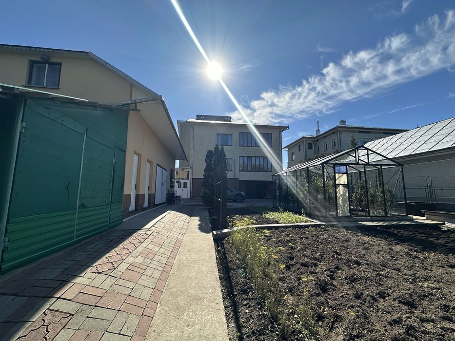 Терміновий продаж будинок з ремонтом все залишається ,ділянка 20 сотих