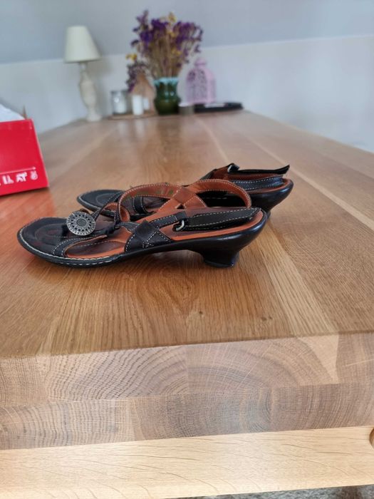 Sandały skórzane Think 37