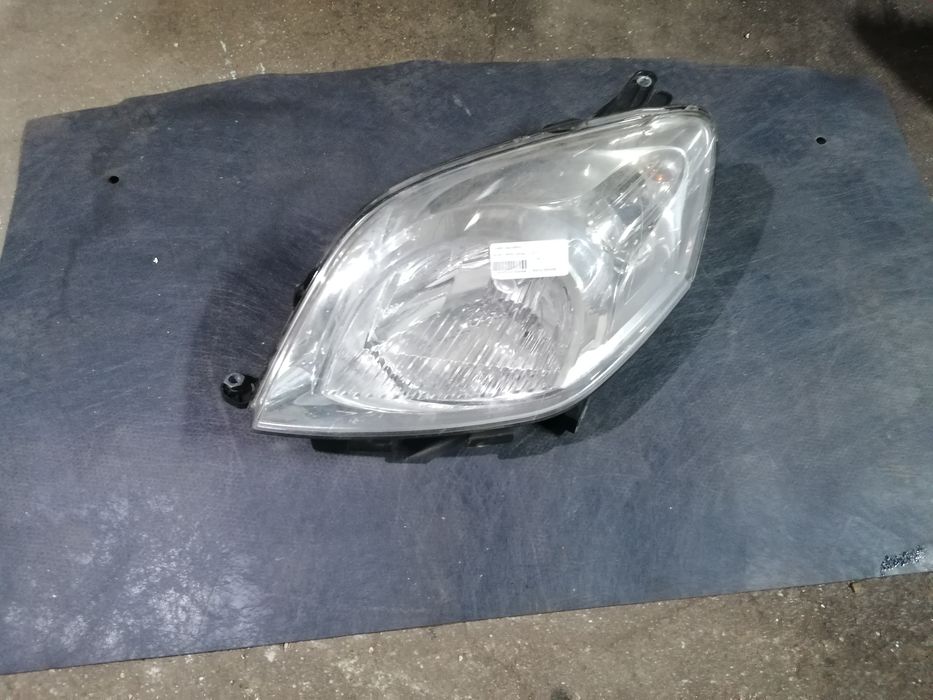Farol peugeot bipper 2010