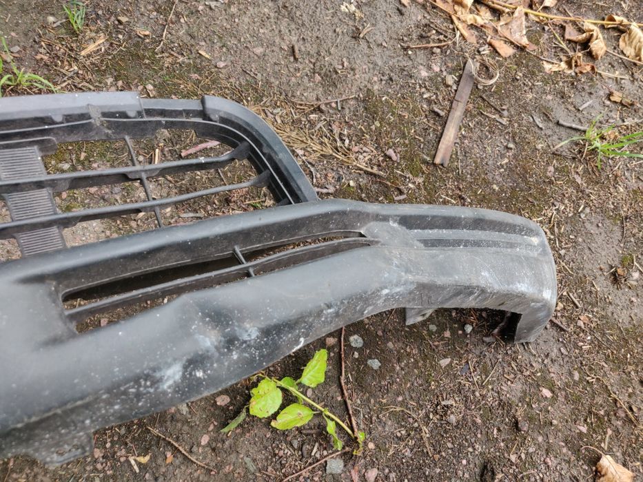 Губа переднього бамперу Toyota Highlander 14-16