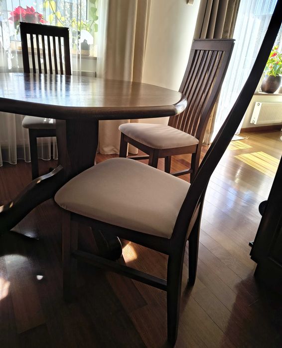 Stół dębowy z 4 krzesłami