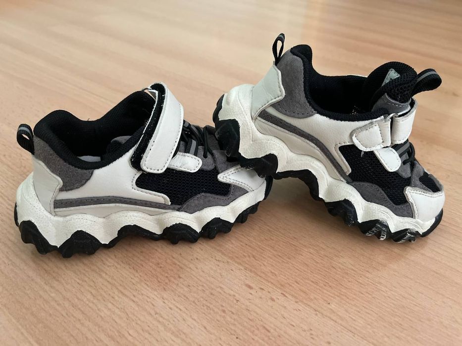 Кроссовки детские