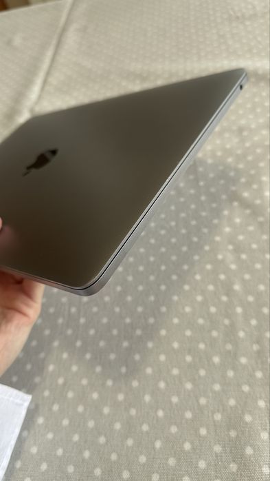 Apple Macbook Pro 13” (2017)