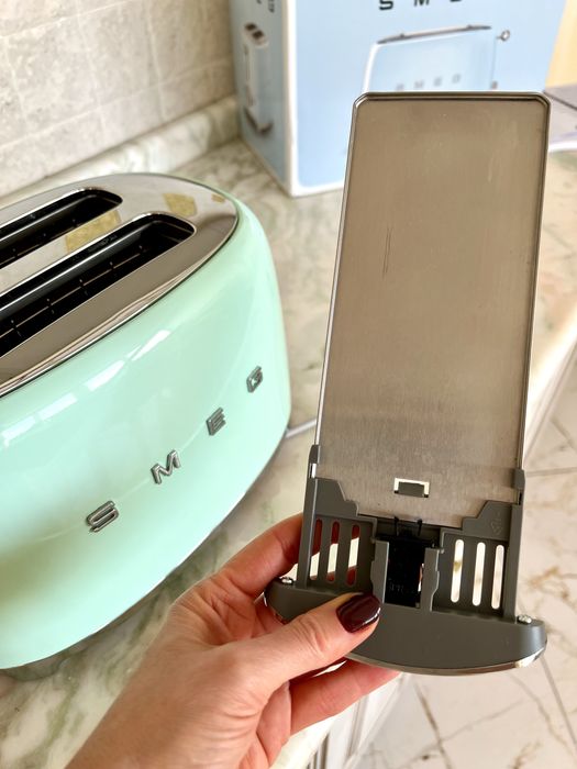 Тостер Smeg б/у мʼятного кольору