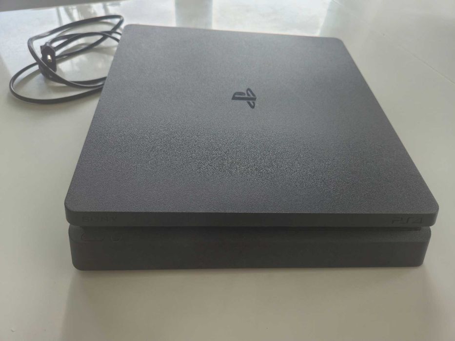 Konsola Sony PS4 +2 PADY