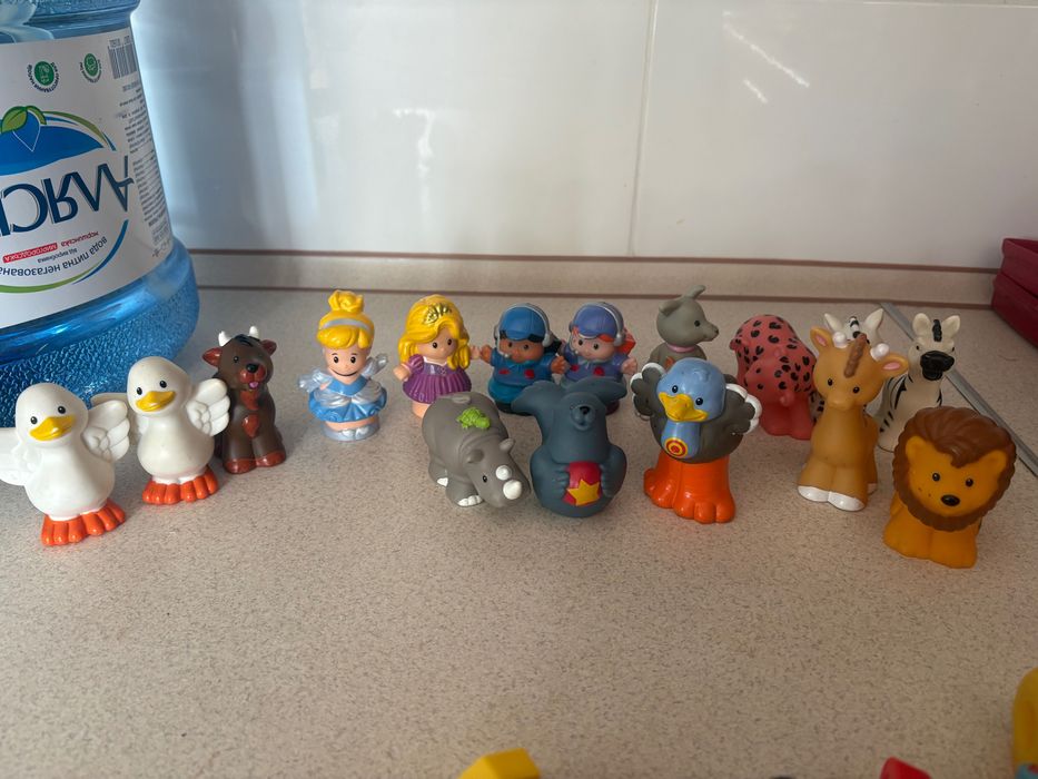 Fisher price little people тварини