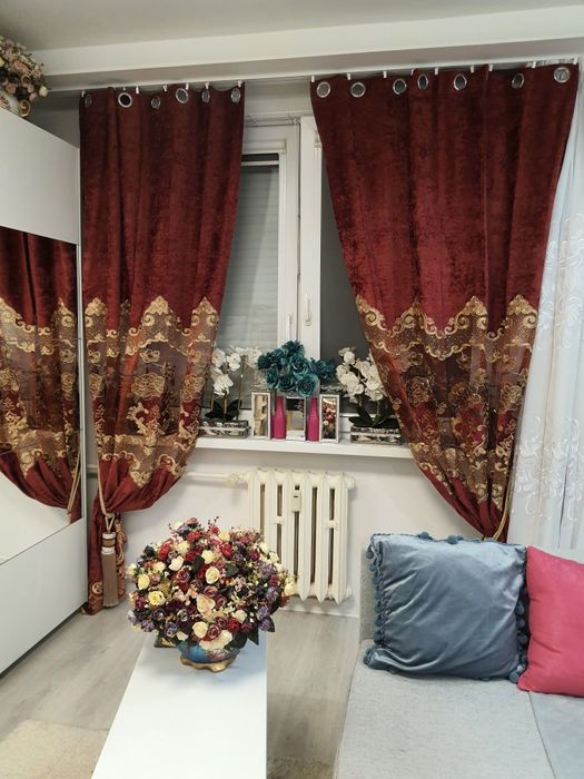 Piękne zasłony Glamour że złotymi haftami